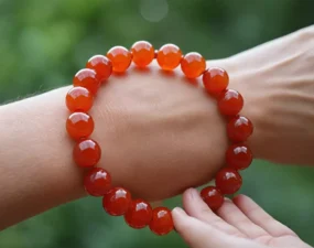 Bransoletka z karneolu jako talizman ochronny
